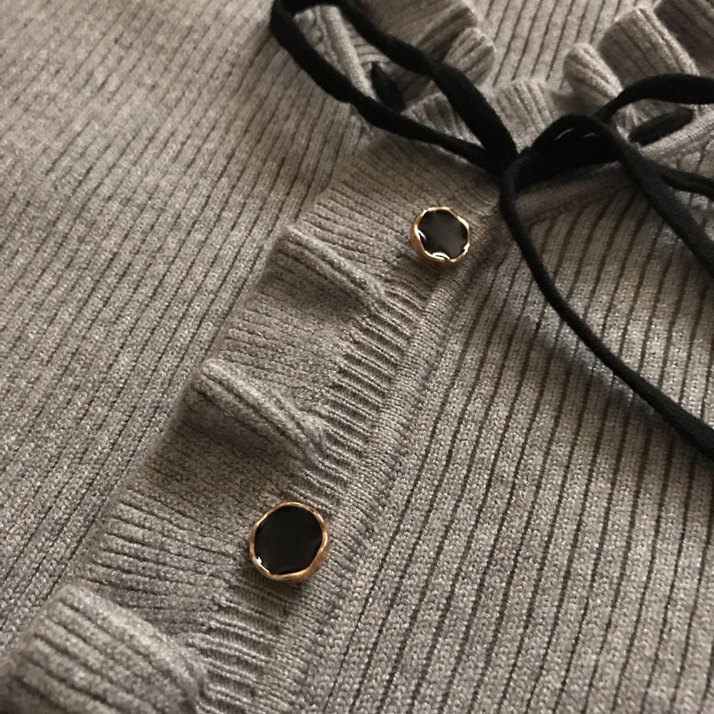 Gray Ribbed Knit Pullover - Picture 6 of 8
